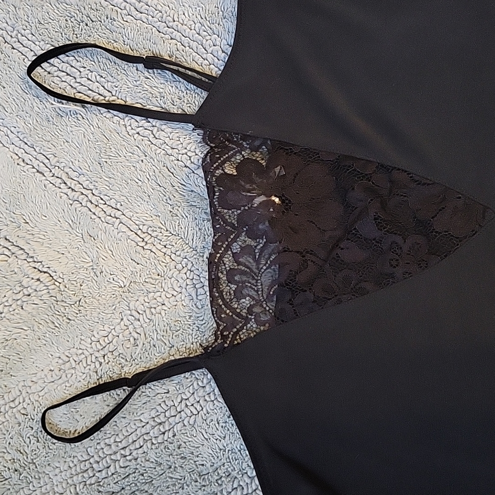 Express Lace Tanks - Picture 2 of 6